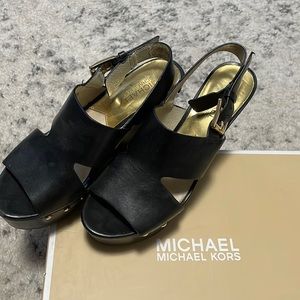 Micahel Kors Platforms in black